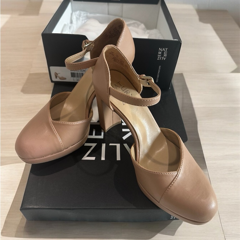 Naturalizer Dress Bandele Pump